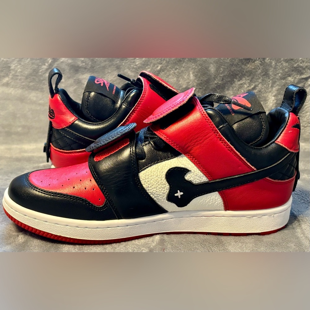 SIA Collective Men’s VULTR SK8 Sneakers - Size 8 - Black - Red - White - Picture 11 of 14